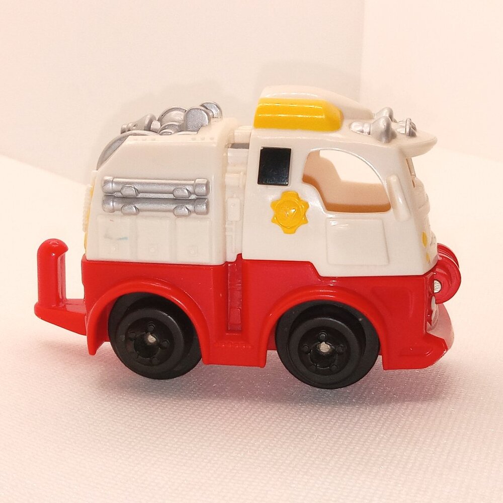 2006 Fire Truck Play Toy Collectible